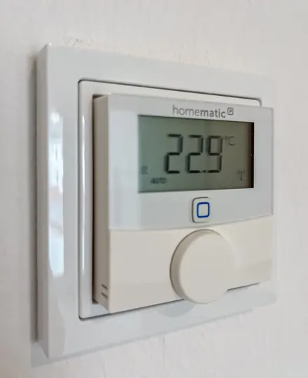 Digital room thermostat for the underfloor heating